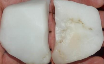 點擊進(jìn)入下一頁 玉石顏色鑒別 玉石鑒別 石英巖玉 石英巖玉與和田玉 玉石結(jié)構(gòu) 和田玉 白色石英巖玉