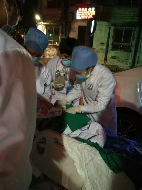 無(wú)影燈，黃光手電筒